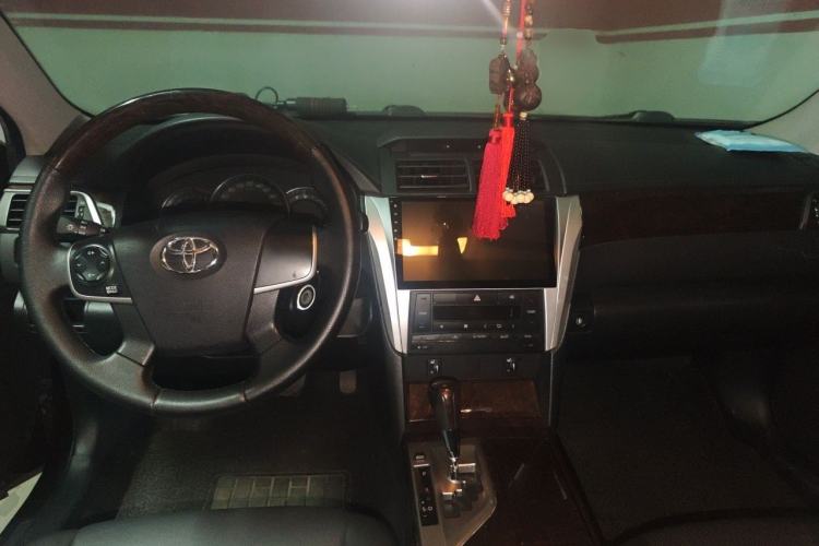 Used Toyota Camry 2015 2.0G Premier Edition Center Console