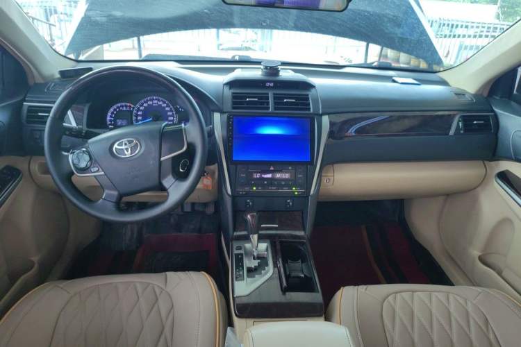 Used Toyota Camry 2015 2.0G Premier Edition Center Console