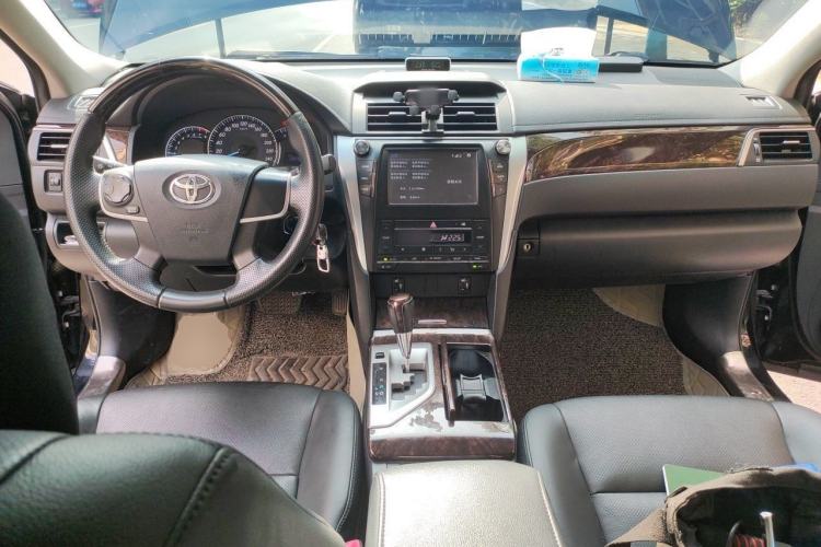 Used Toyota Camry 2015 2.0G Premier Edition Center Console