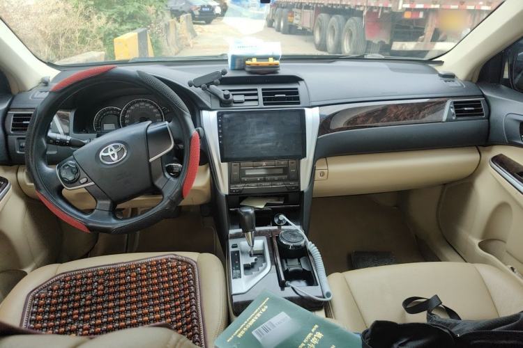 Used Toyota Camry 2015 2.0E Elite Edition Center Console