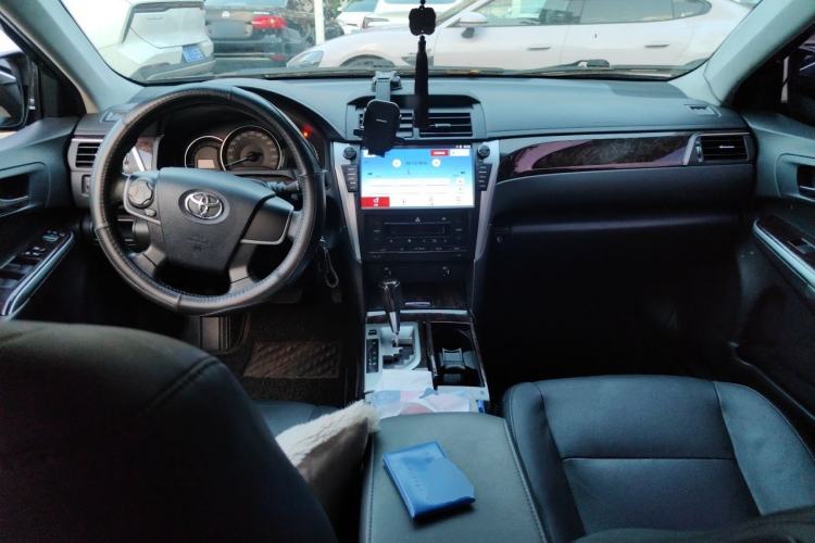 Used Toyota Camry 2015 2.0G Premier Edition Center Console