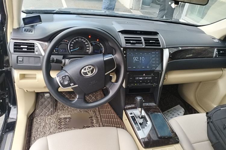 Used Toyota Camry 2015 2.0E Elite Edition Center Console