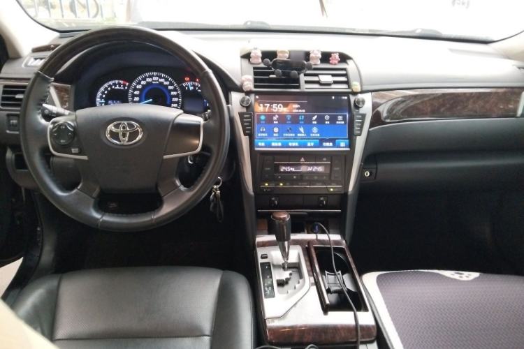 Used Toyota Camry 2015 2.0G Premier Edition Center Console
