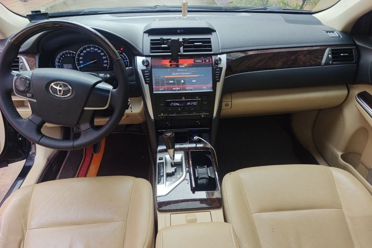 Used Toyota Camry 2015 2.0G Premier Edition Center Console