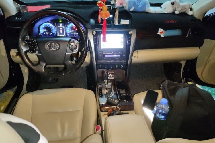Used Toyota Camry 2015 Dual-Engine 2.5 HG Luxury Navigation Edition Center Console