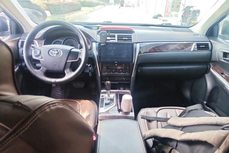 Used Toyota Camry 2015 2.0G Premier Edition Center Console
