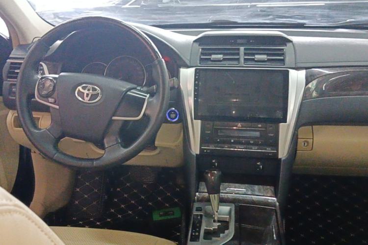 Used Toyota Camry 2015 2.0G Premier Edition Center Console
