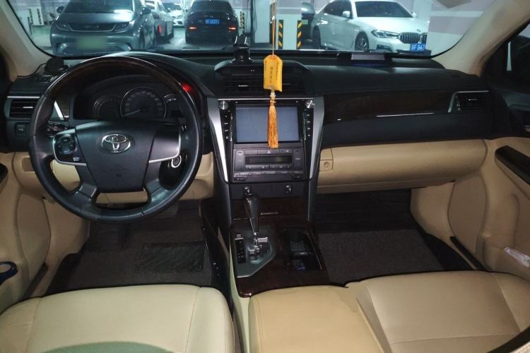 Used Toyota Camry 2015 2.0G Premier Edition Center Console