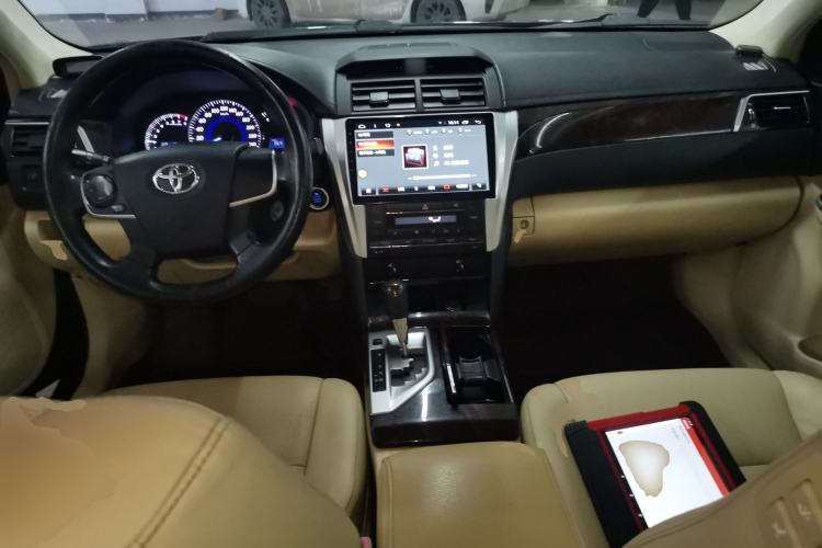 Used Toyota Camry 2015 2.0G Premier Edition Center Console