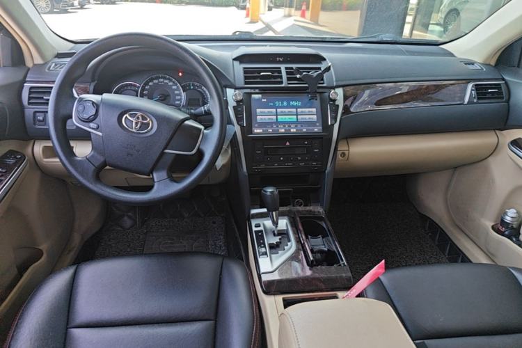 Used Toyota Camry 2015 2.0E Elite Edition Center Console