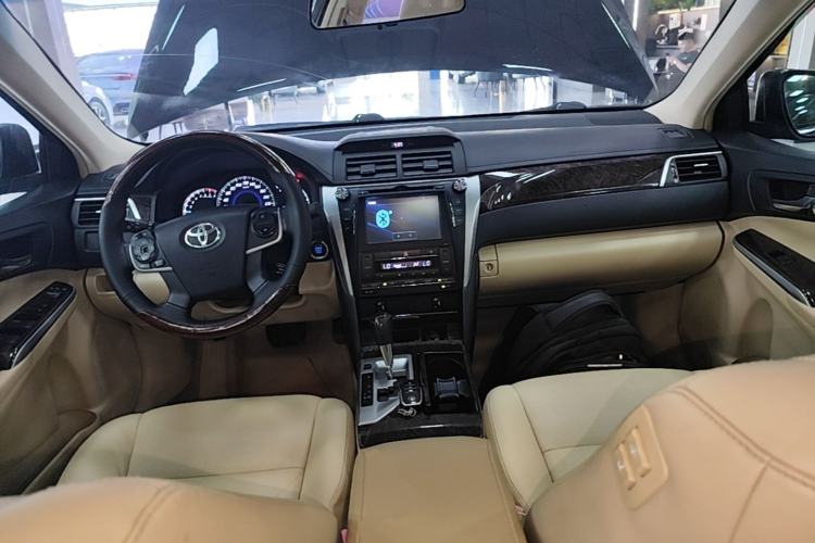 Used Toyota Camry 2015 2.5G Luxury Navigation Edition Center Console