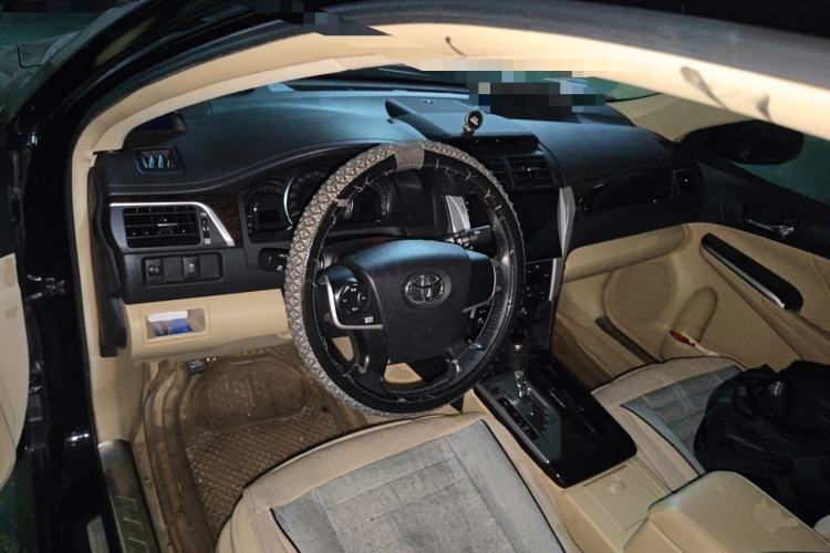 Used Toyota Camry 2015 2.0G Premier Edition Center Console