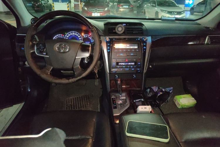 Used Toyota Camry 2015 2.0G Premier Edition Center Console