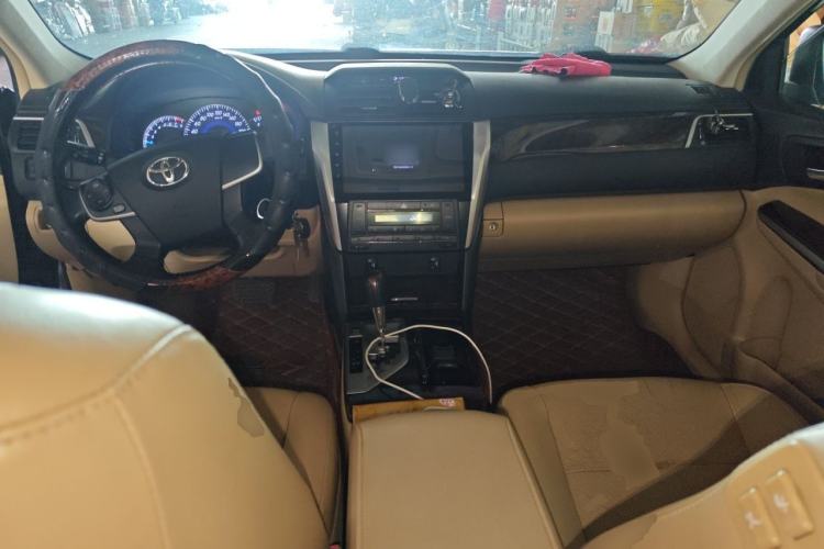 Used Toyota Camry 2015 2.0G Premier Edition Center Console