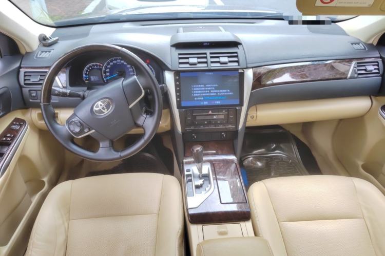 Used Toyota Camry 2015 2.0G Premier Edition Center Console