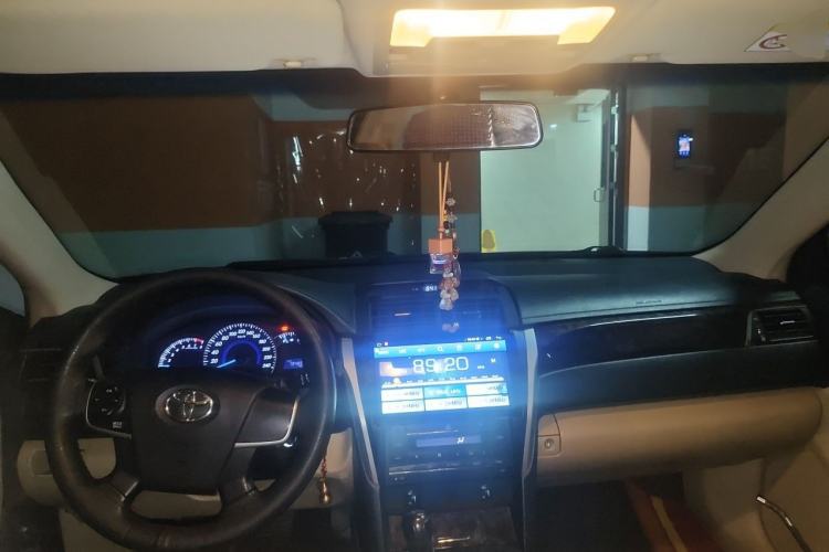 Used Toyota Camry 2015 2.0G Premier Edition Center Console