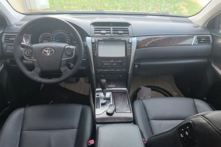 Used Toyota Camry 2015 2.5G Luxury Navigation Edition Center Console