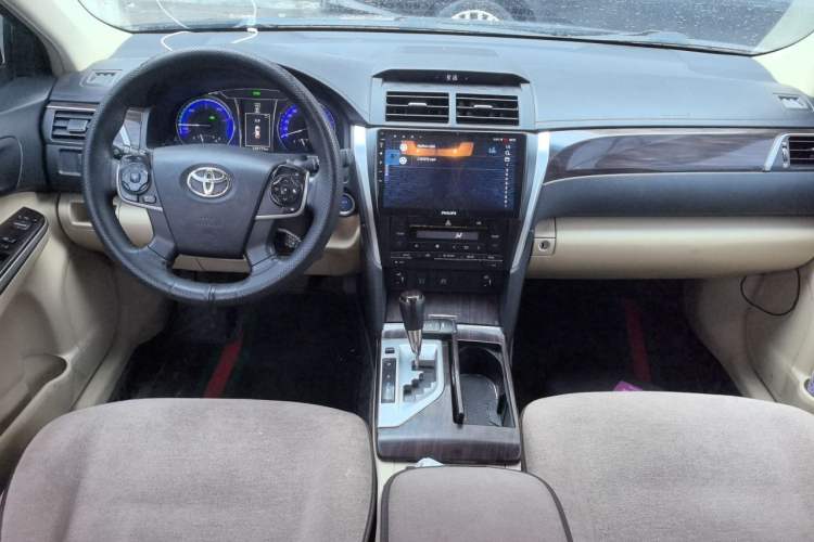 Used Toyota Camry 2015 Dual-Engine 2.5 HG Luxury Navigation Edition Center Console