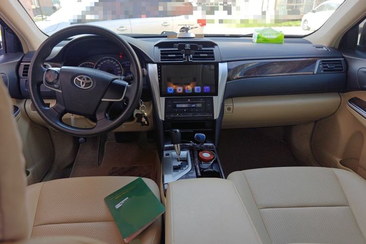 Used Toyota Camry 2015 2.0E Elite Edition Center Console