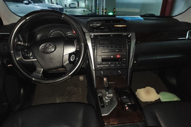 Used Toyota Camry 2015 2.0G Premier Edition Center Console
