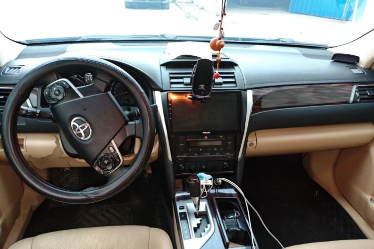 Used Toyota Camry 2015 Dual-Engine 2.5 HG Luxury Navigation Edition Center Console