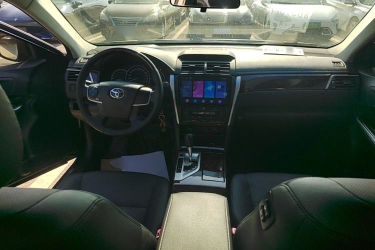 Used Toyota Camry 2015 2.0G Premier Edition Center Console