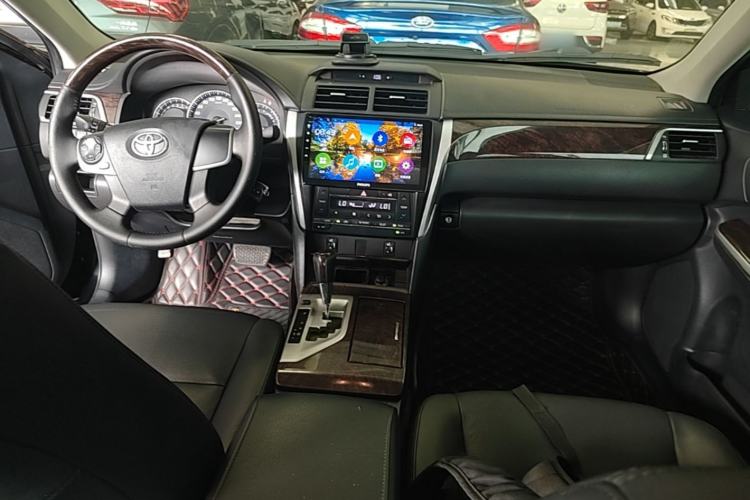 Used Toyota Camry 2015 2.0G Premier Edition Center Console