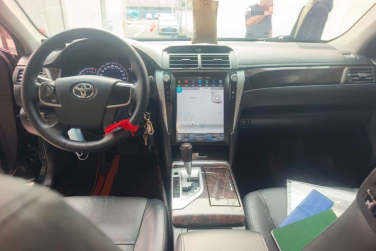 Used Toyota Camry 2015 2.0G Premier Edition Center Console