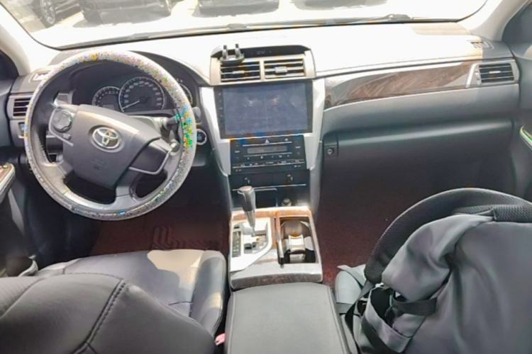 Used Toyota Camry 2015 2.0G Luxury Edition Center Console
