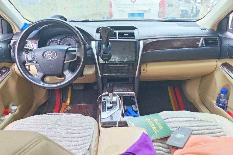 Used Toyota Camry 2015 2.0E Elite Edition Center Console