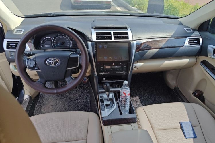 Used Toyota Camry 2015 2.0E Elite Edition Center Console