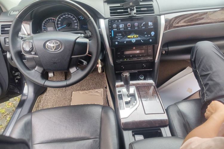 Used Toyota Camry 2015 2.0G Premier Edition Center Console