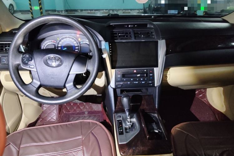 Used Toyota Camry 2015 2.0E Elite Edition Center Console
