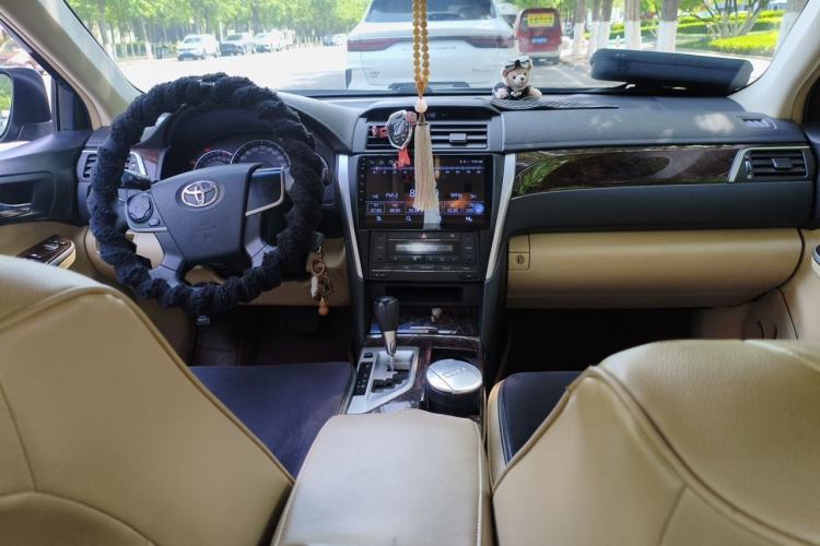 Used Toyota Camry 2015 2.0E Elite Edition Center Console
