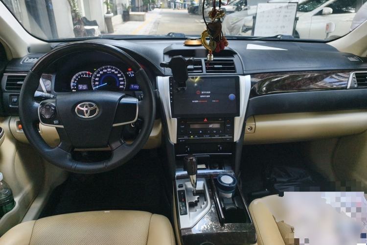 Used Toyota Camry 2015 2.0G Premier Edition Center Console