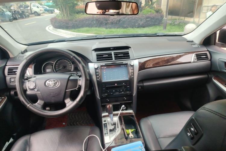 Used Toyota Camry 2015 2.0G Premier Edition Center Console