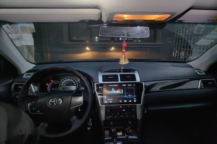 Used Toyota Camry 2015 2.0G Premier Edition Center Console