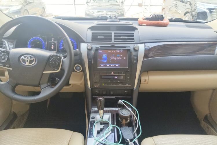 Used Toyota Camry 2015 Dual-Engine 2.5 HG Luxury Navigation Edition Center Console