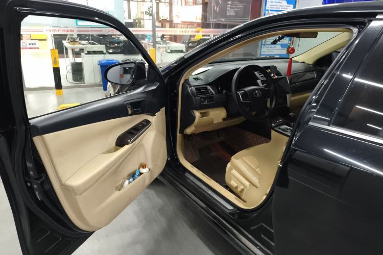 Used Toyota Camry 2015 2.0G Premier Edition Driver Seat