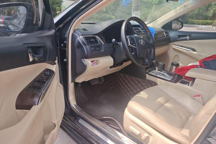 Used Toyota Camry 2015 2.0G Premier Edition Driver Seat