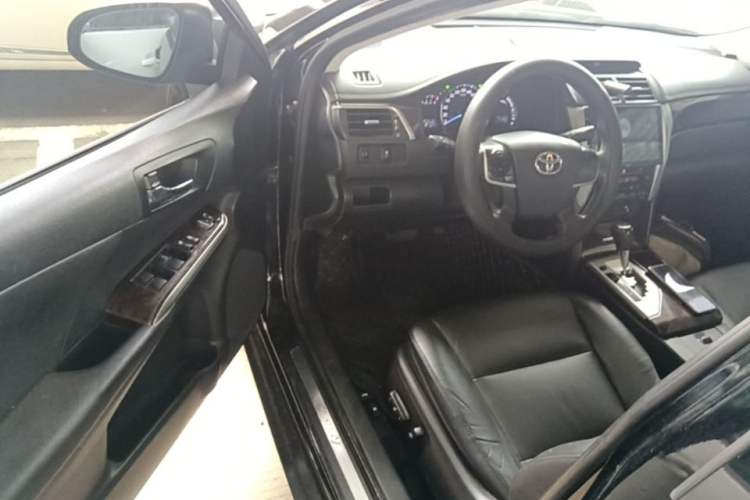 Used Toyota Camry 2015 2.0G Premier Edition Driver Seat