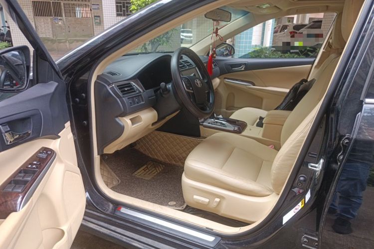 Used Toyota Camry 2015 2.0G Premier Edition Driver Seat