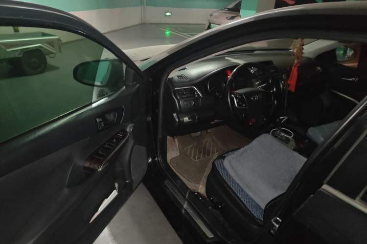 Used Toyota Camry 2015 2.0G Premier Edition Driver Seat