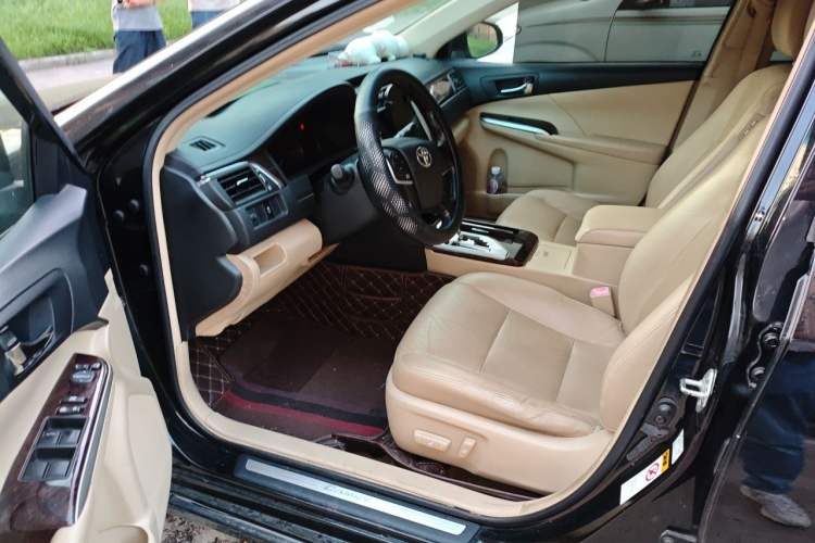 Used Toyota Camry 2015 2.0G Premier Edition Driver Seat