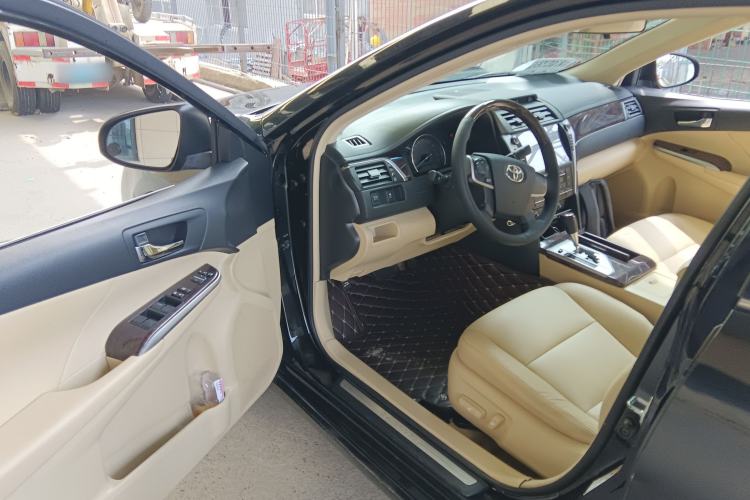 Used Toyota Camry 2015 2.0G Premier Edition Driver Seat