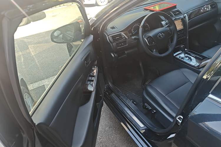 Used Toyota Camry 2015 2.5G Luxury Navigation Edition Driver Seat