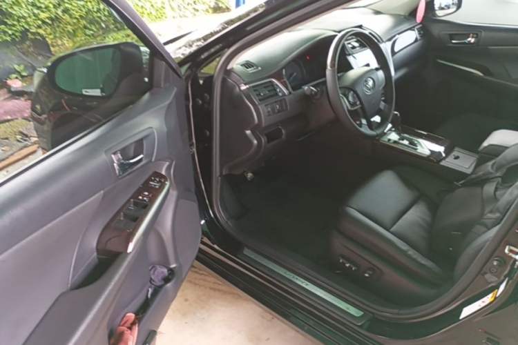 Used Toyota Camry 2015 2.0G Premier Edition Driver Seat