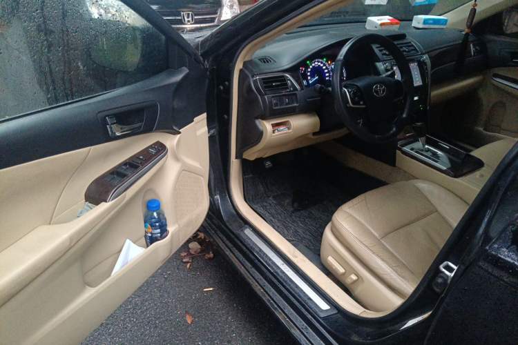 Used Toyota Camry 2015 2.0G Premier Edition Driver Seat