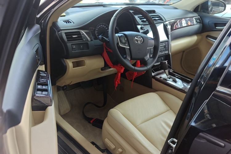 Used Toyota Camry 2015 2.0G Premier Edition Driver Seat
