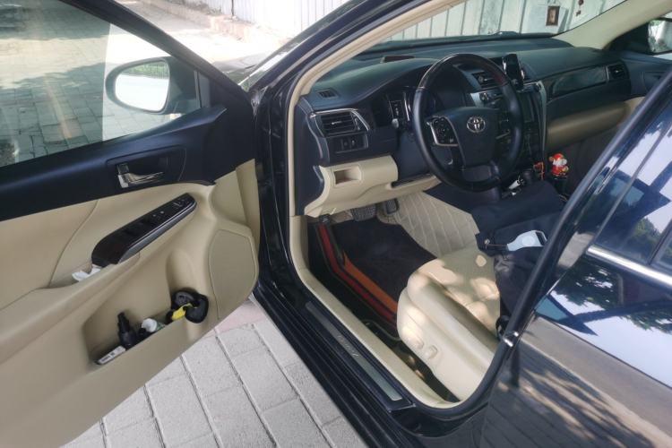 Used Toyota Camry 2015 Dual-Engine 2.5 HG Luxury Navigation Edition Driver Seat